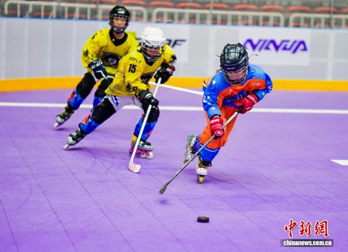 两岸ACC城市杯单排轮滑球公开赛在武汉正式启幕