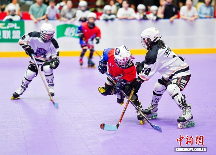 两岸ACC城市杯单排轮滑球公开赛在武汉正式启幕