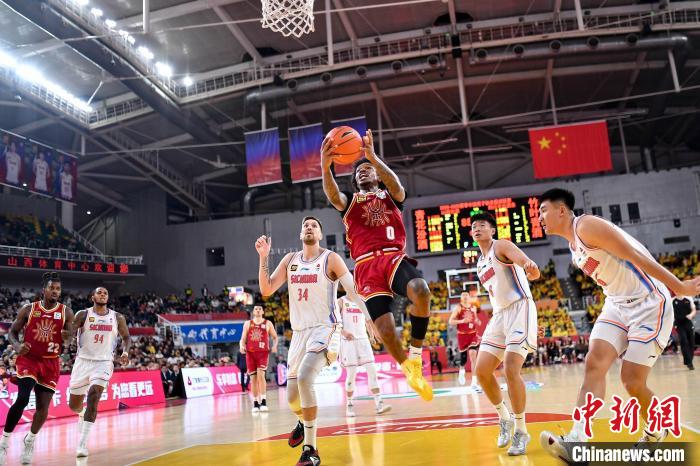 山西汾酒队以120比99击败四川丰谷酒业全队12人上