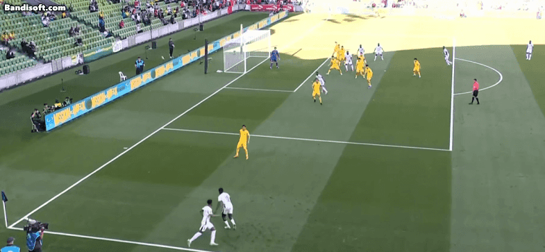 中国男足热身赛0-2负喀麦隆 下半场展现顽强斗志