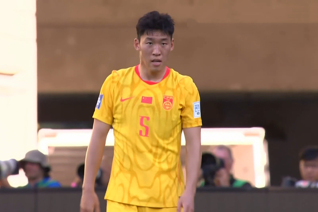 中国男足热身赛0-2负喀麦隆 下半场展现顽强斗志