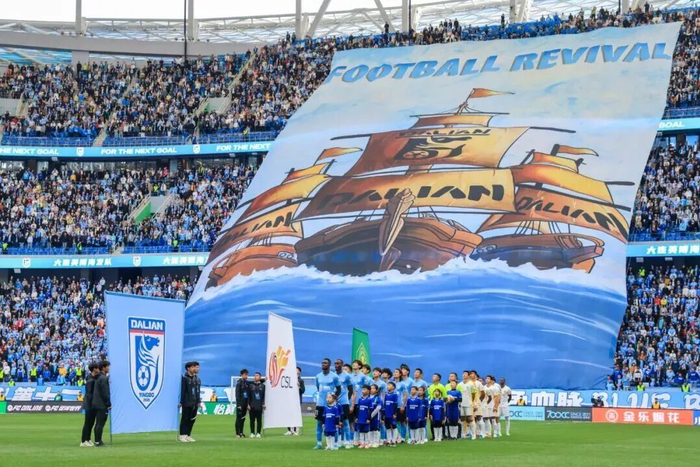 重庆铜梁龙首胜登顶积分榜 球市火爆票价争议暂