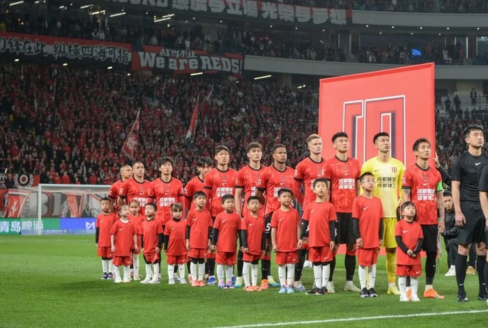 重庆铜梁龙首胜登顶积分榜 球市火爆票价争议暂